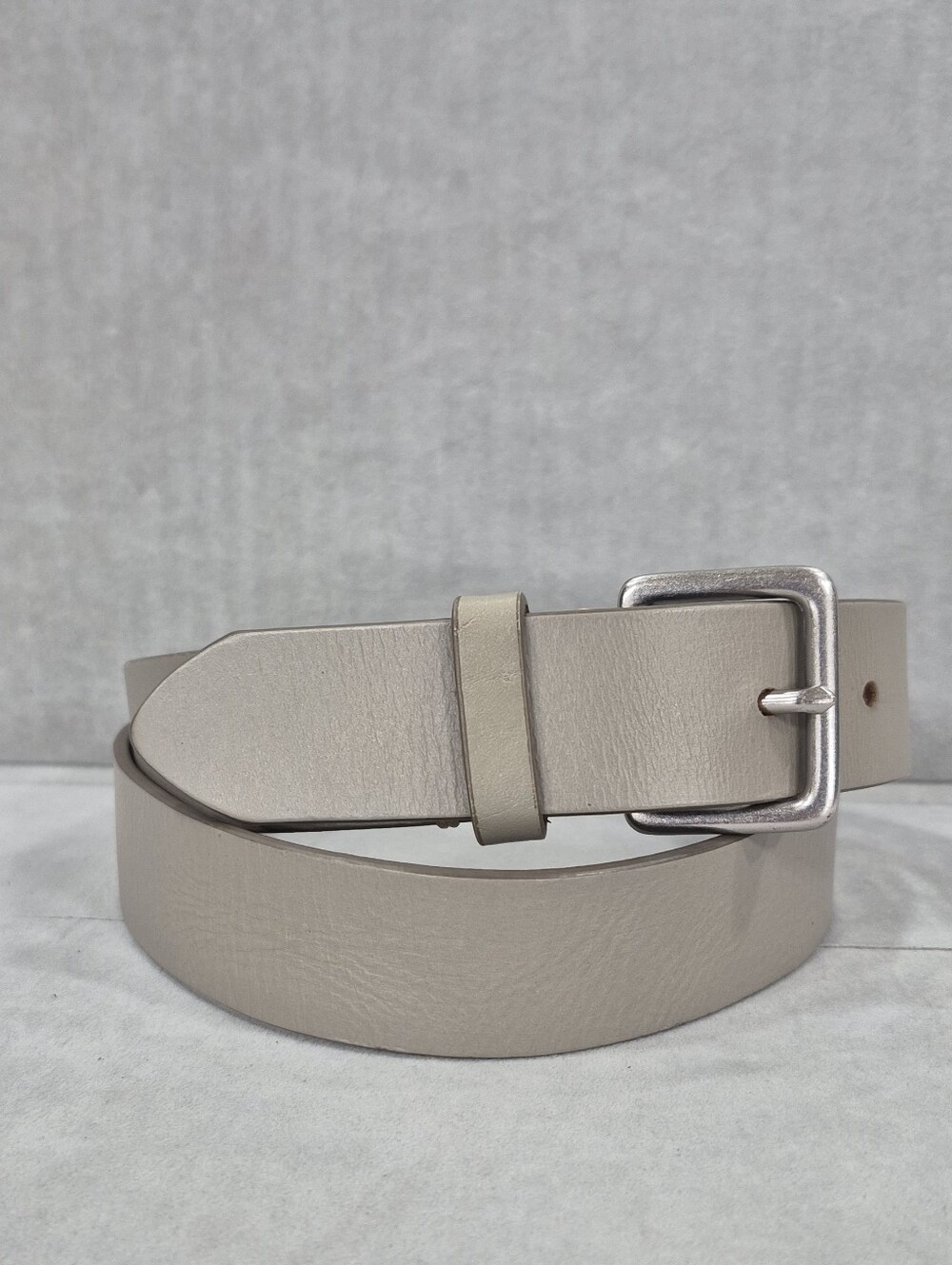 Banana Republic belt women's M taupe gray leather square brushed silver buckle
